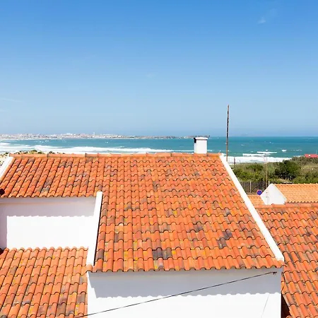 אכסניה Baleal Surf Camp - 1 *